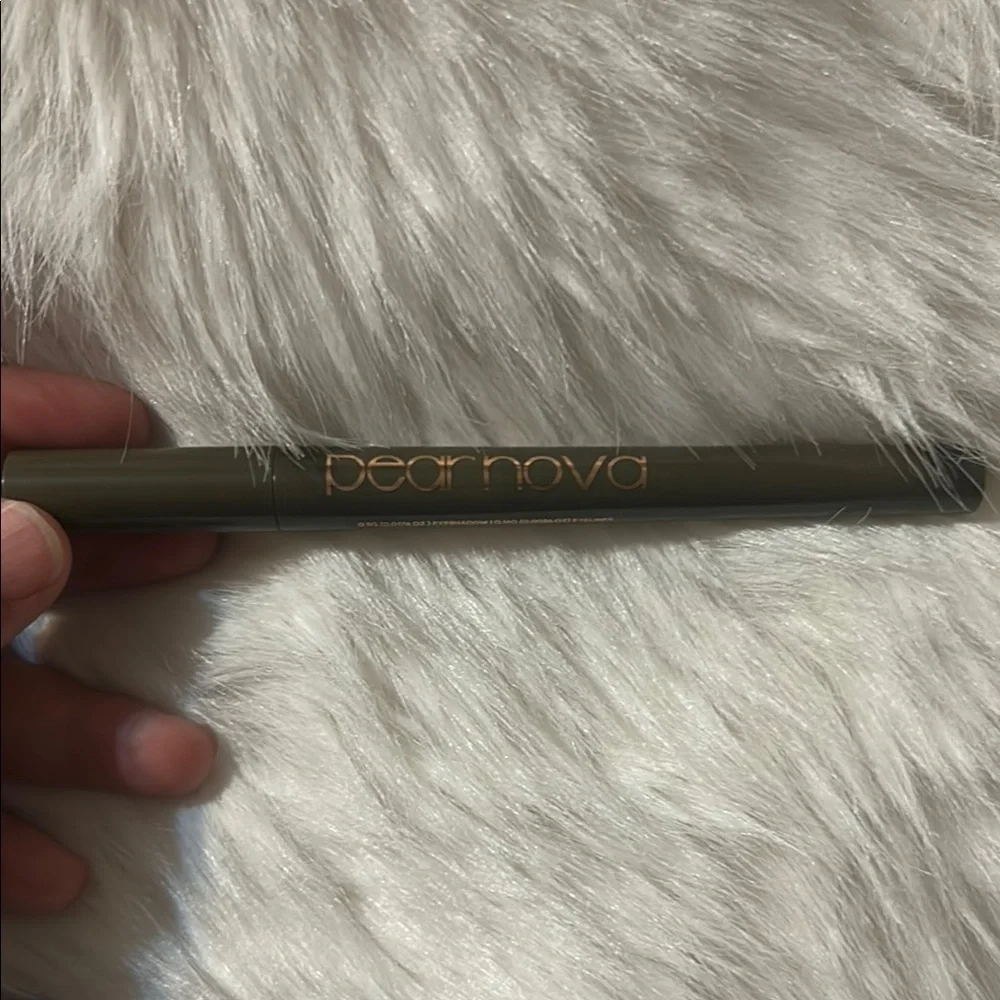 Pear Nova Eye Duo Stick Shadow + Liner Set